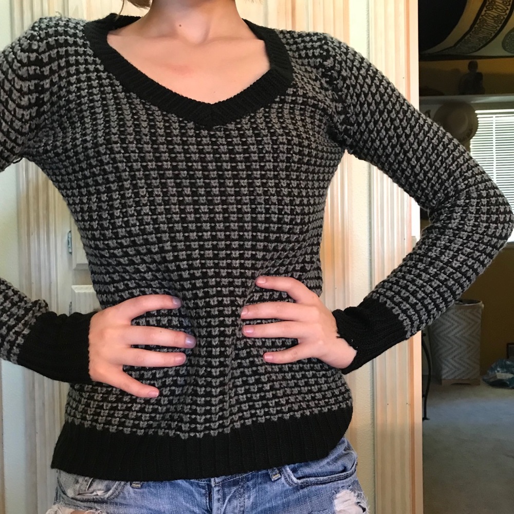Super soft knit sweater fitted high low cut